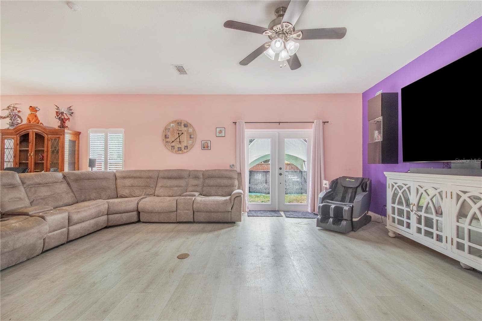 Single Family Residence at 1382 SALISBURY DR, WINTER HAVEN, photo 8 of 32
