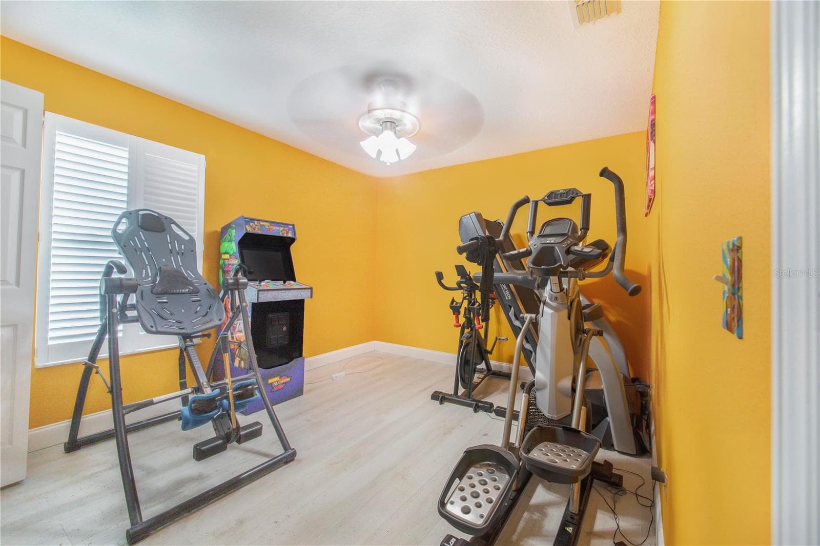 Single Family Residence at 1382 SALISBURY DR, WINTER HAVEN, photo 29 of 32