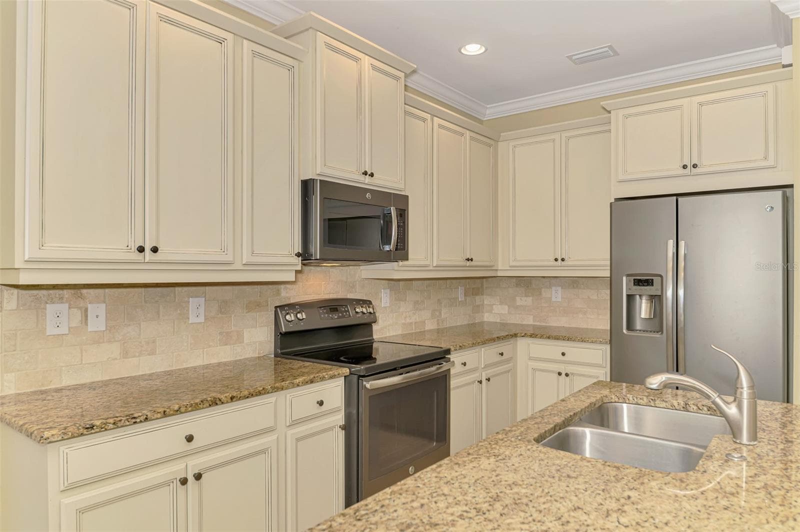 Single Family Residence at 11455 BLACKFIN ST, VENICE, photo 25 of 72