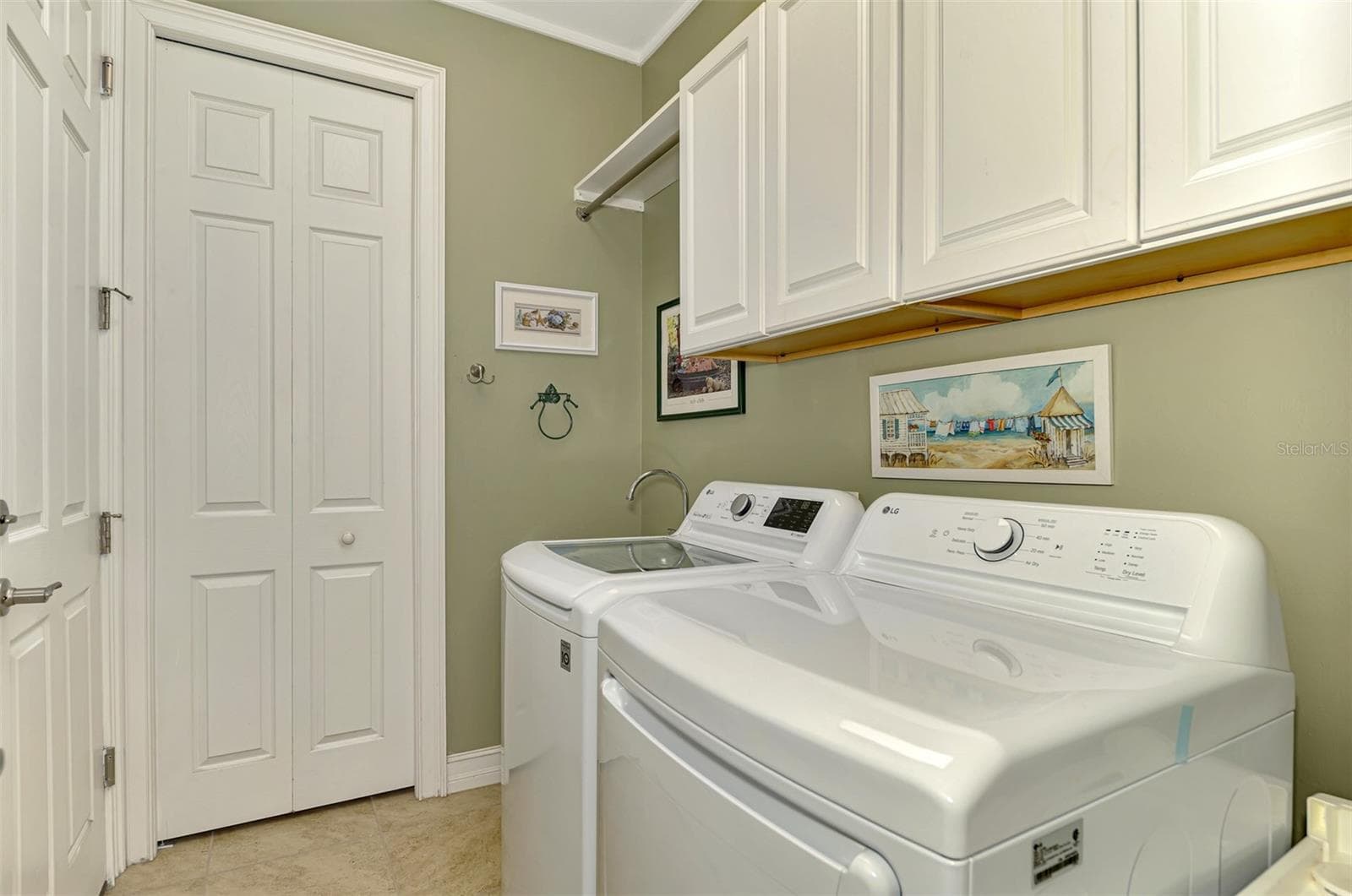 Single Family Residence at 11455 BLACKFIN ST, VENICE, photo 44 of 72