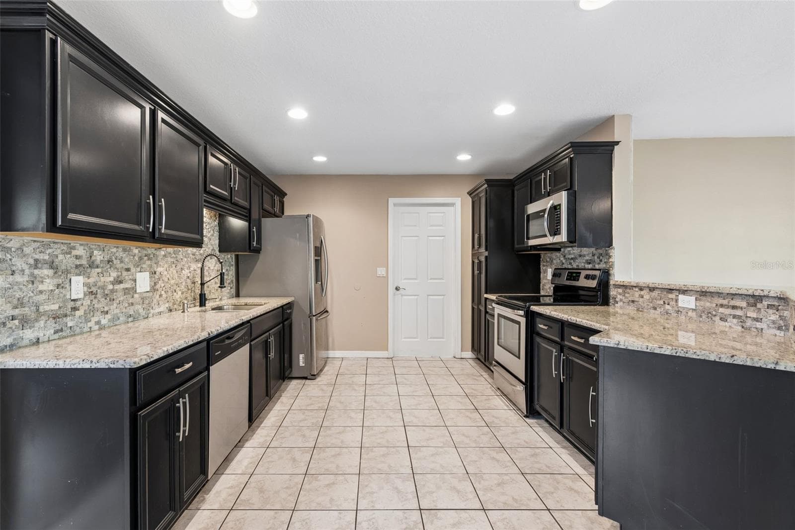 Single Family Residence at 4018 PRADO DR, SARASOTA, photo 8 of 63