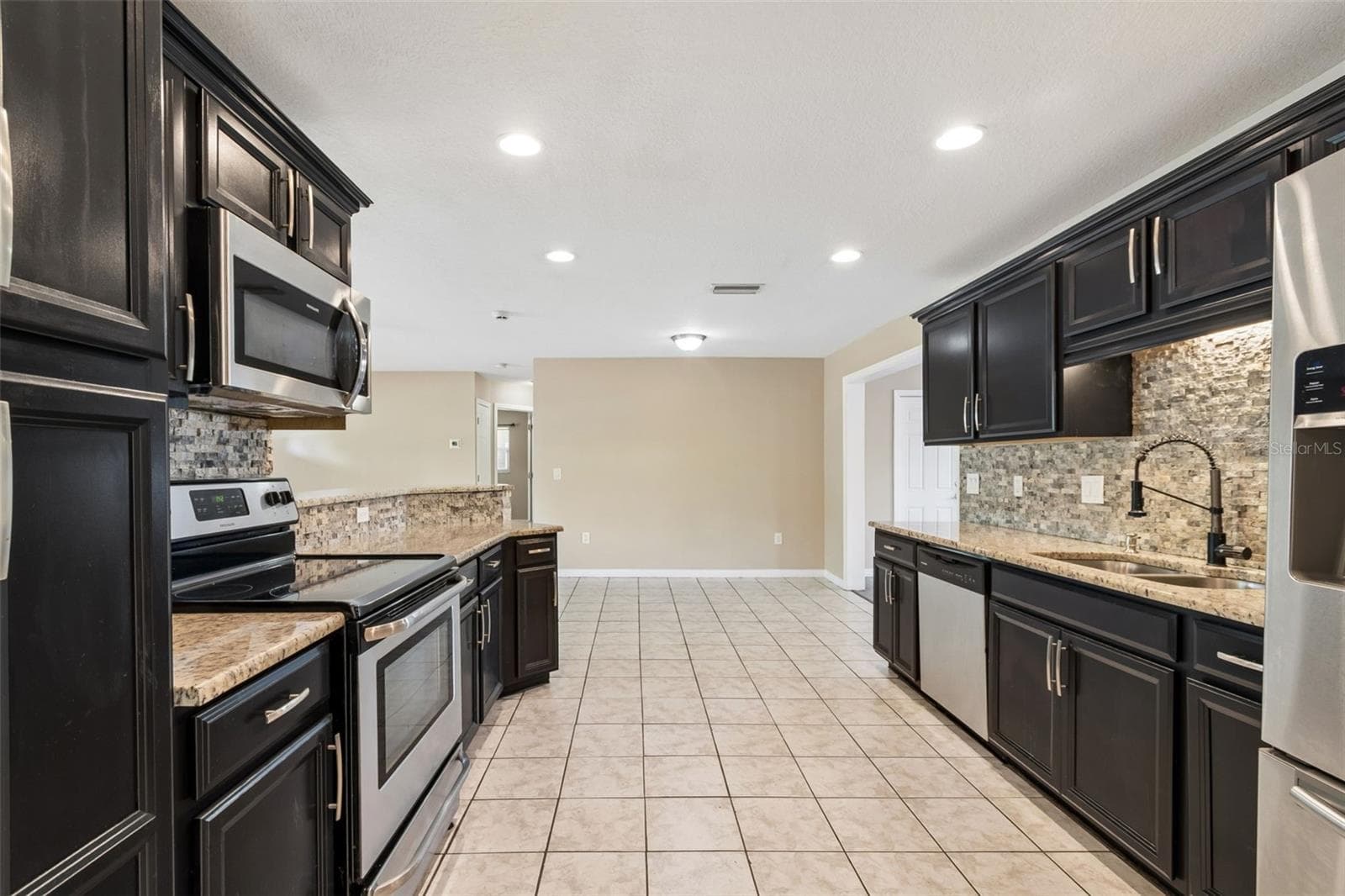 Single Family Residence at 4018 PRADO DR, SARASOTA, photo 16 of 63