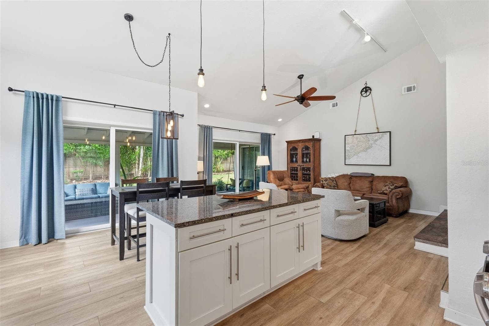 Dining area is open to the family room - 13917 76TH TER, SEMINOLE