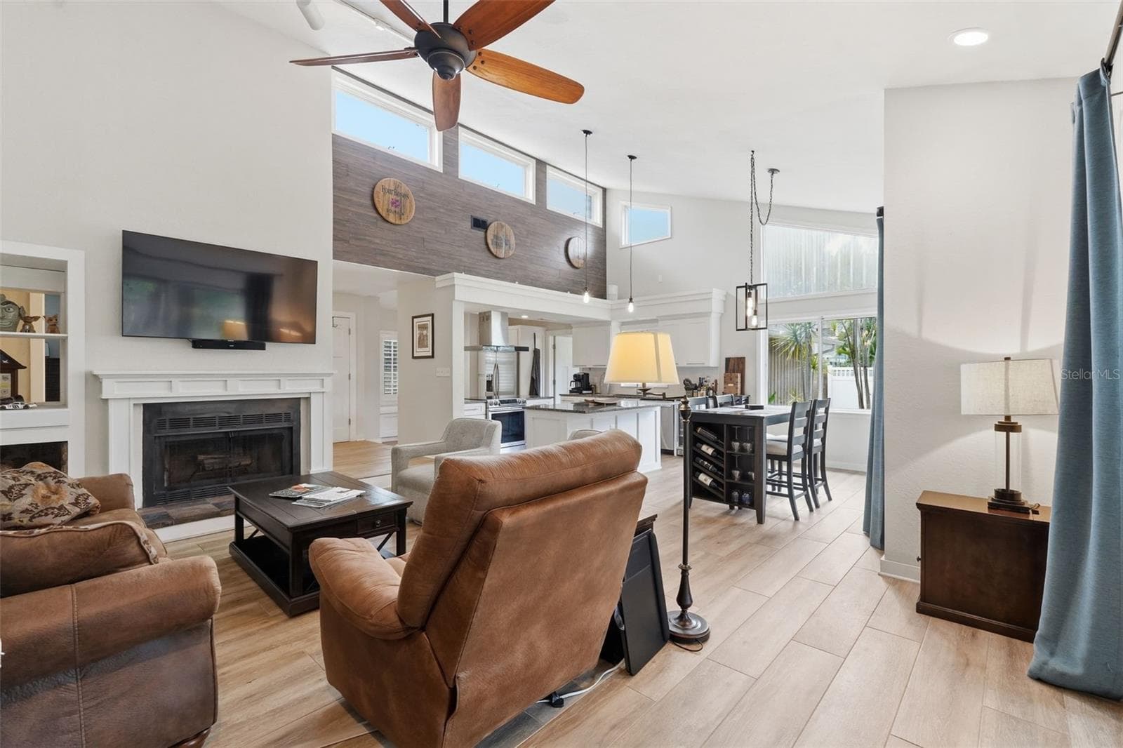 Charming wood burning fireplace - 13917 76TH TER, SEMINOLE