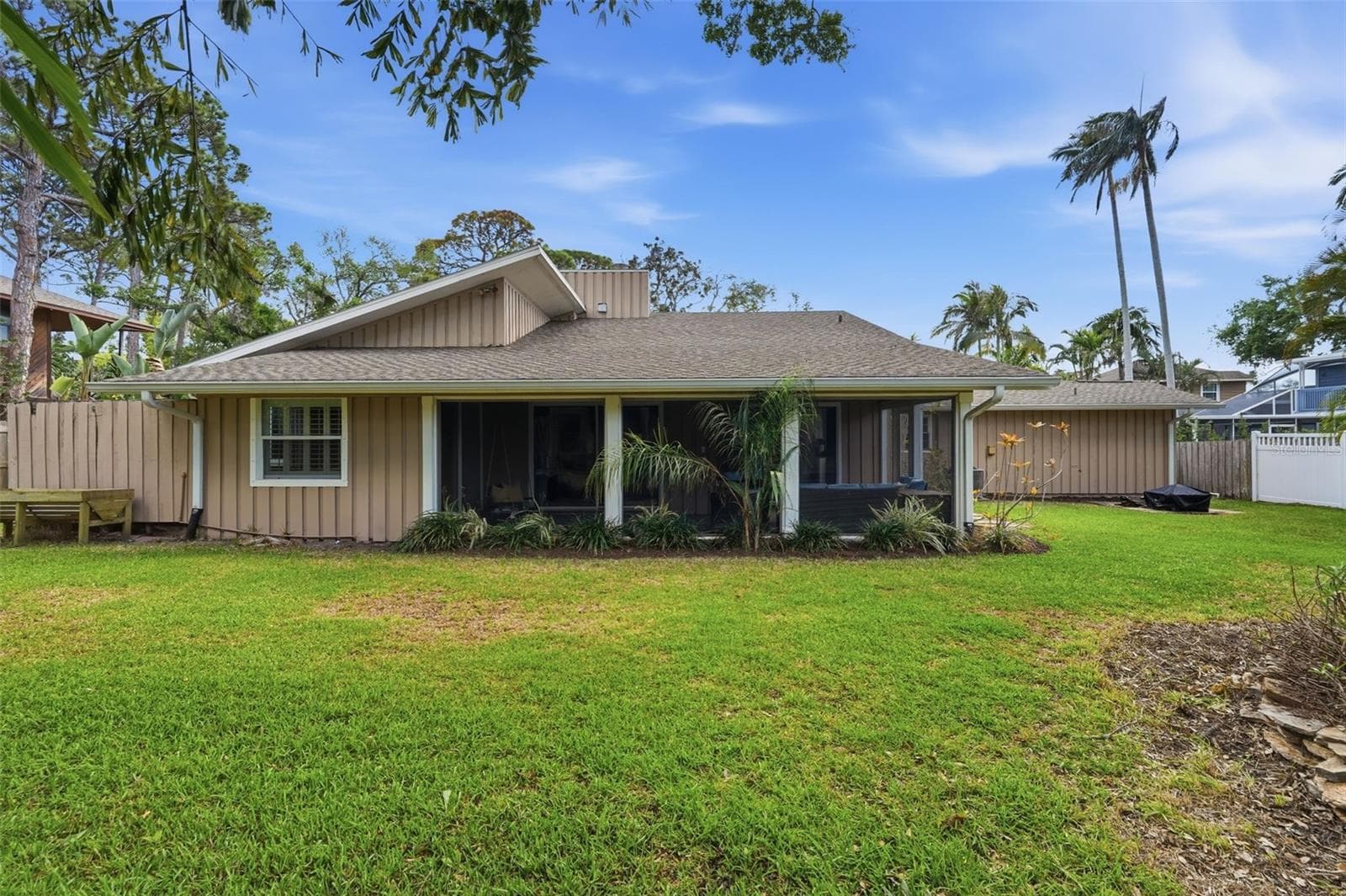 Fully fenced in yard - 13917 76TH TER, SEMINOLE