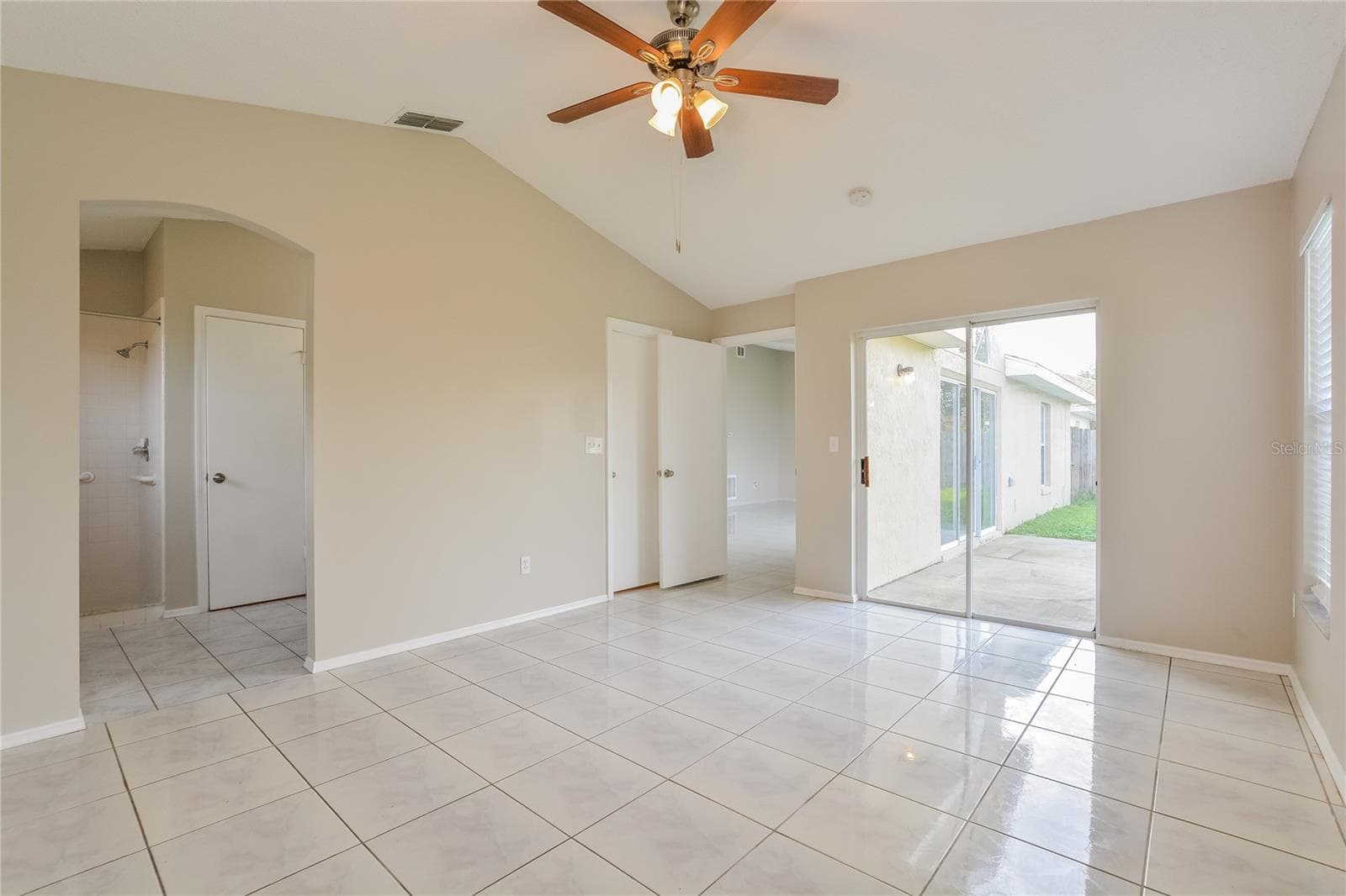 Single Family Residence at 1515 WOOD VIOLET DR, ORLANDO, photo 3 of 15