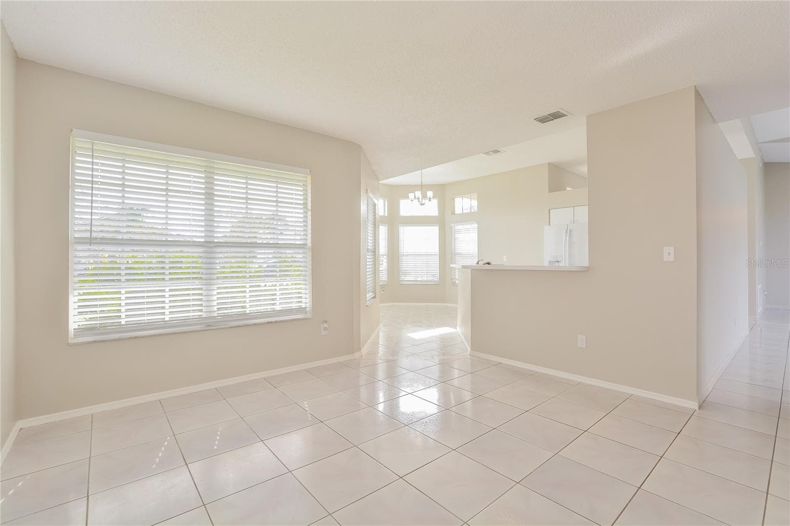 Single Family Residence at 1515 WOOD VIOLET DR, ORLANDO, photo 6 of 15