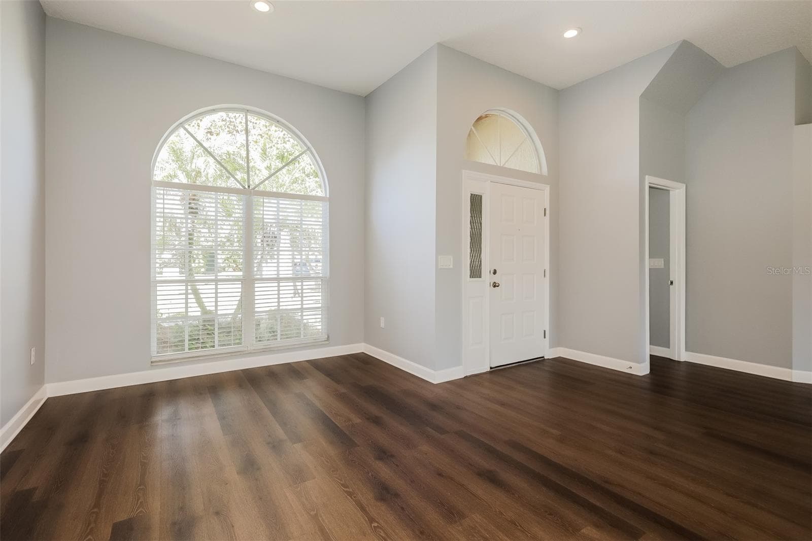 Single Family Residence at 5238 MONTSERRAT CT, LAKELAND, photo 2 of 15