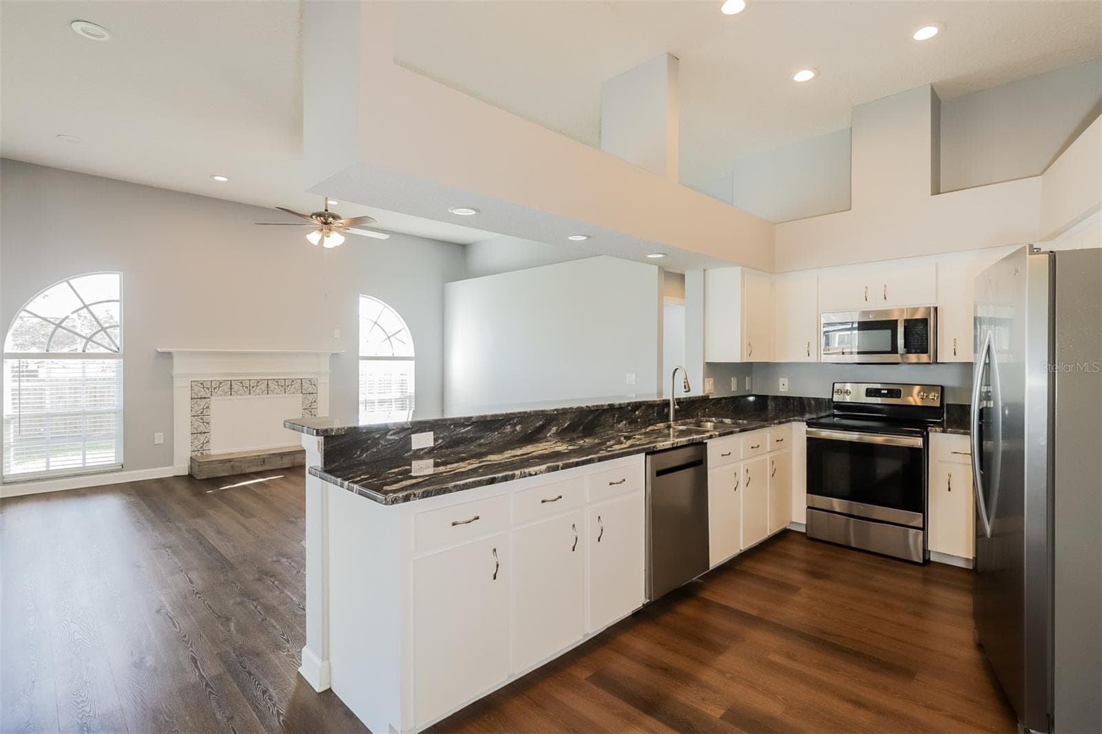 Single Family Residence at 5238 MONTSERRAT CT, LAKELAND, photo 5 of 15