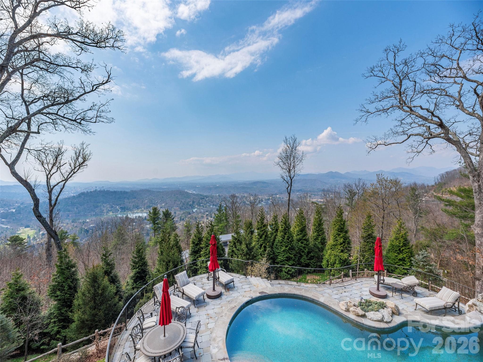 Large salt water pool - 633 Altamont View, Asheville