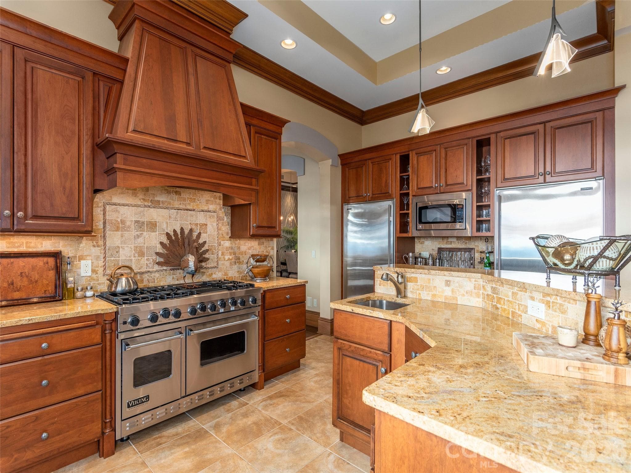 Gourmet chef's kitchen, 6 burner Viking range - 633 Altamont View, Asheville