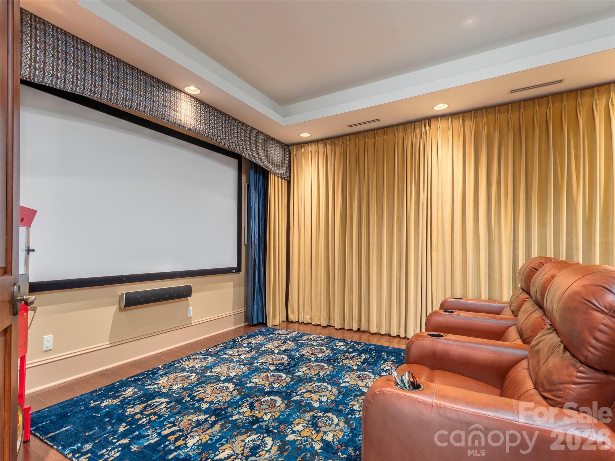 Home theater - 633 Altamont View, Asheville
