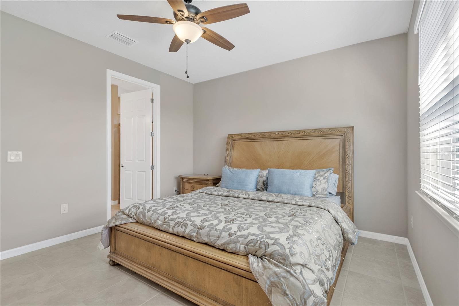 Single Family Residence at 19367 COASTAL SHORE TER, LAND O LAKES, photo 17 of 47