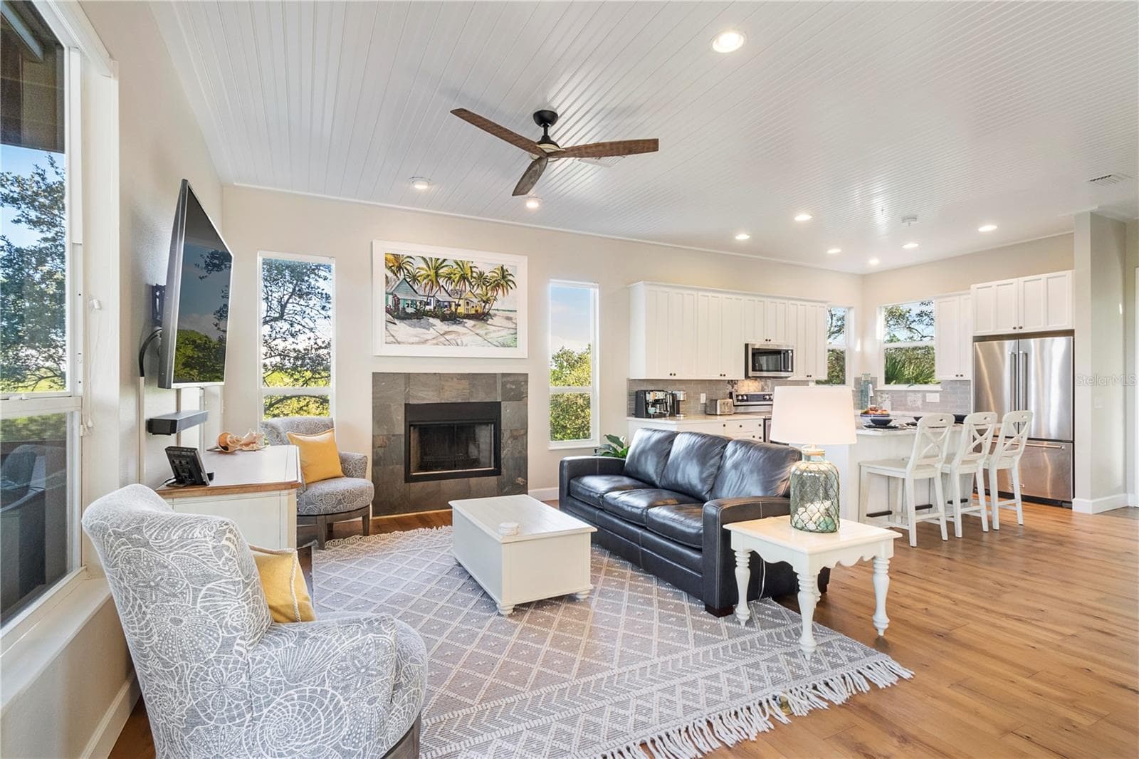 Living Room - 7325 HOLLY RD, TERRA CEIA