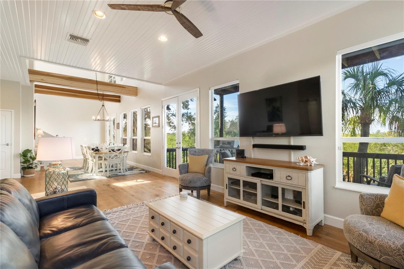 Living Room - 7325 HOLLY RD, TERRA CEIA