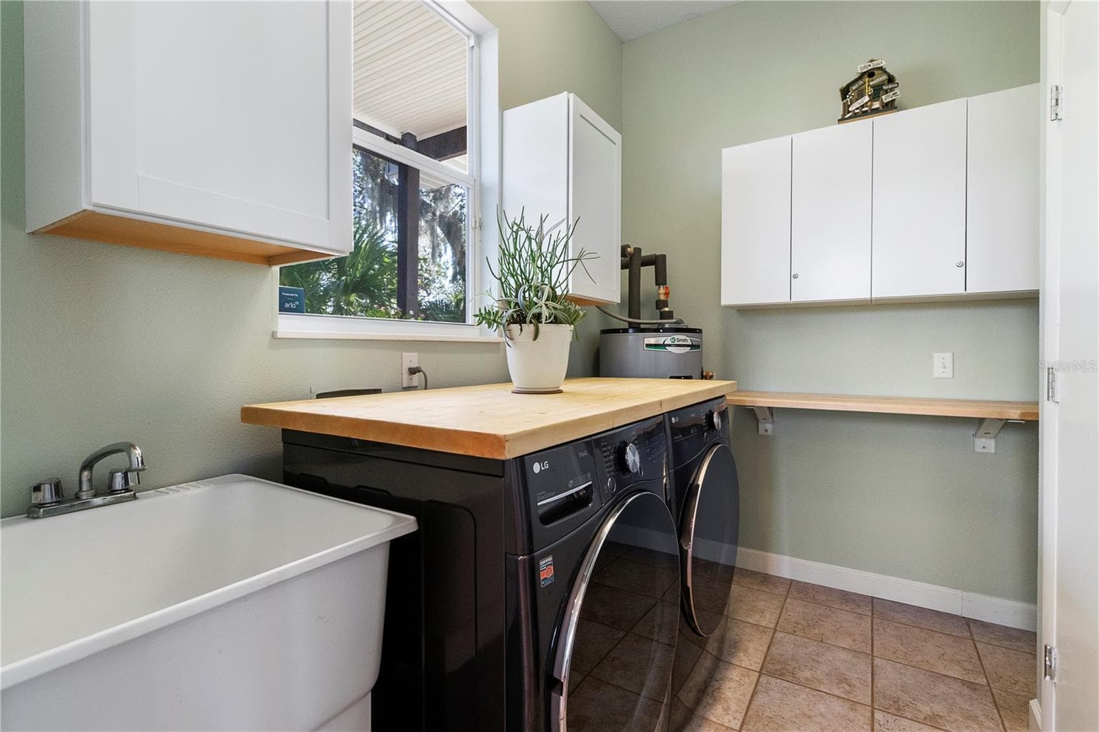 Laundry Room off Kitchen - 7325 HOLLY RD, TERRA CEIA
