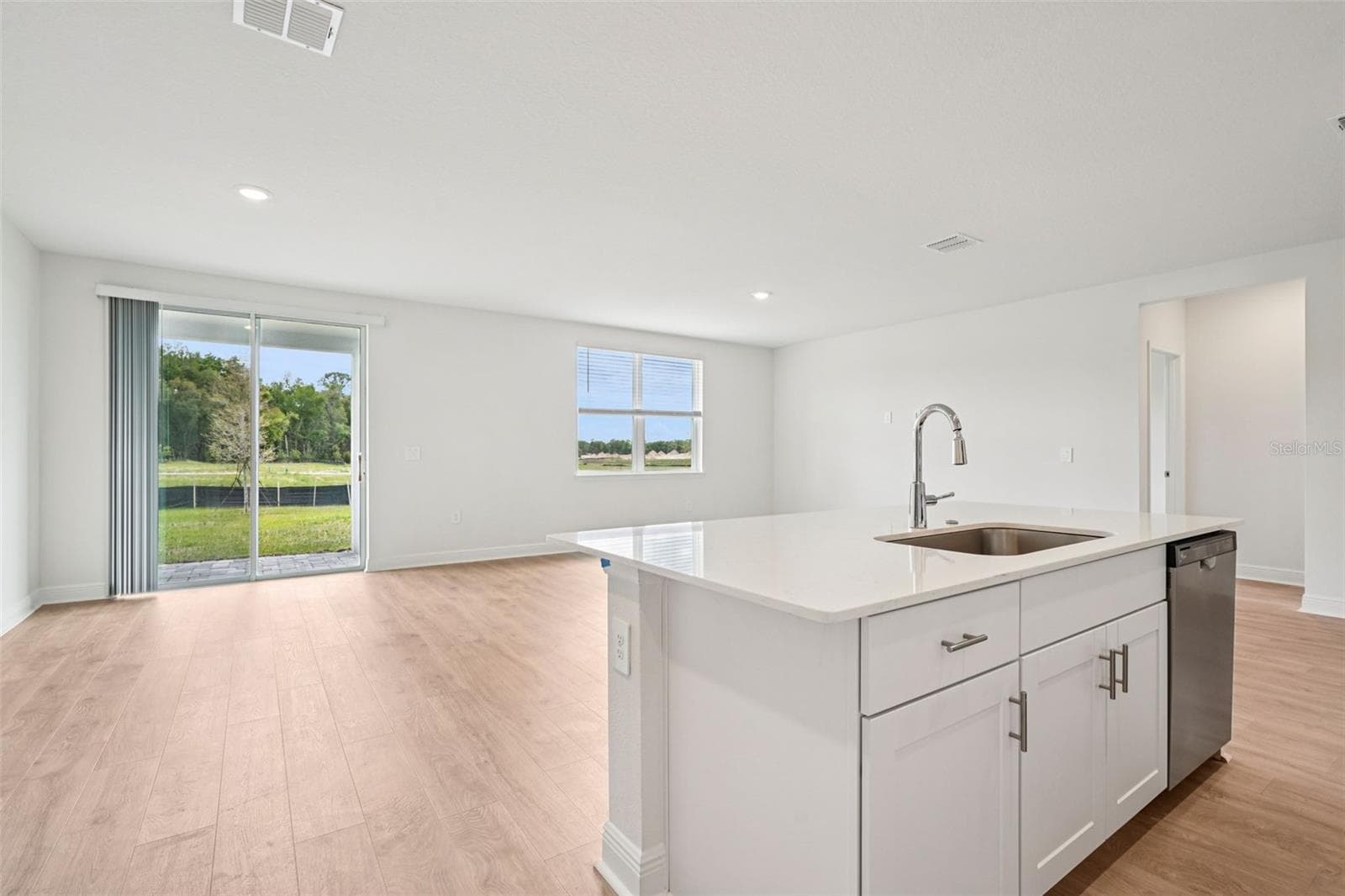 Single Family Residence at 811 SUNSHOWER DR, LADY LAKE, photo 14 of 33