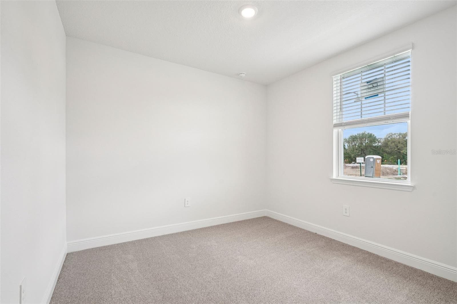 Single Family Residence at 811 SUNSHOWER DR, LADY LAKE, photo 15 of 33