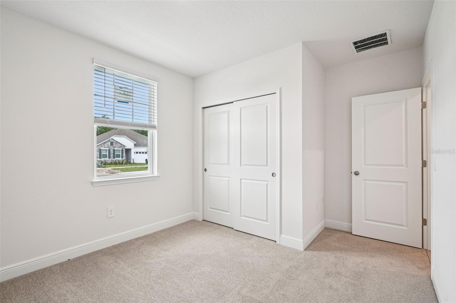 Single Family Residence at 811 SUNSHOWER DR, LADY LAKE, photo 16 of 33