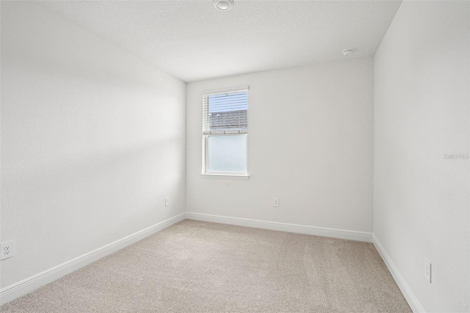 Single Family Residence at 811 SUNSHOWER DR, LADY LAKE, photo 18 of 33