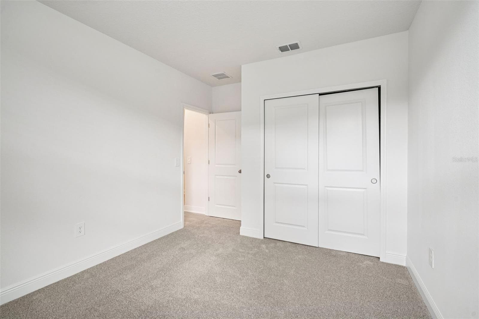 Single Family Residence at 811 SUNSHOWER DR, LADY LAKE, photo 19 of 33