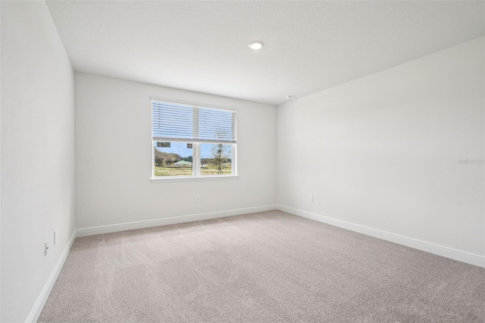 Single Family Residence at 811 SUNSHOWER DR, LADY LAKE, photo 23 of 33