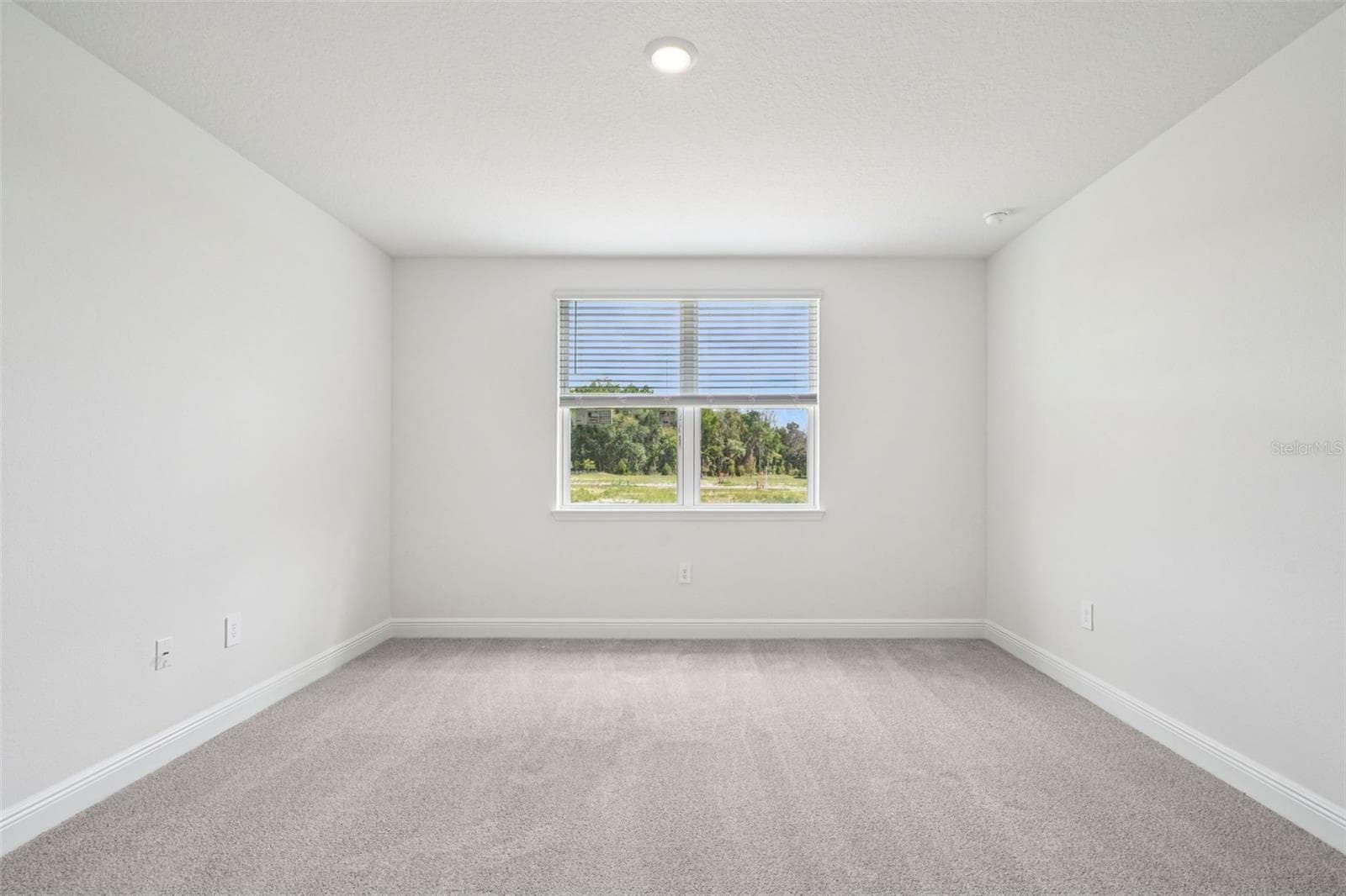 Single Family Residence at 811 SUNSHOWER DR, LADY LAKE, photo 25 of 33