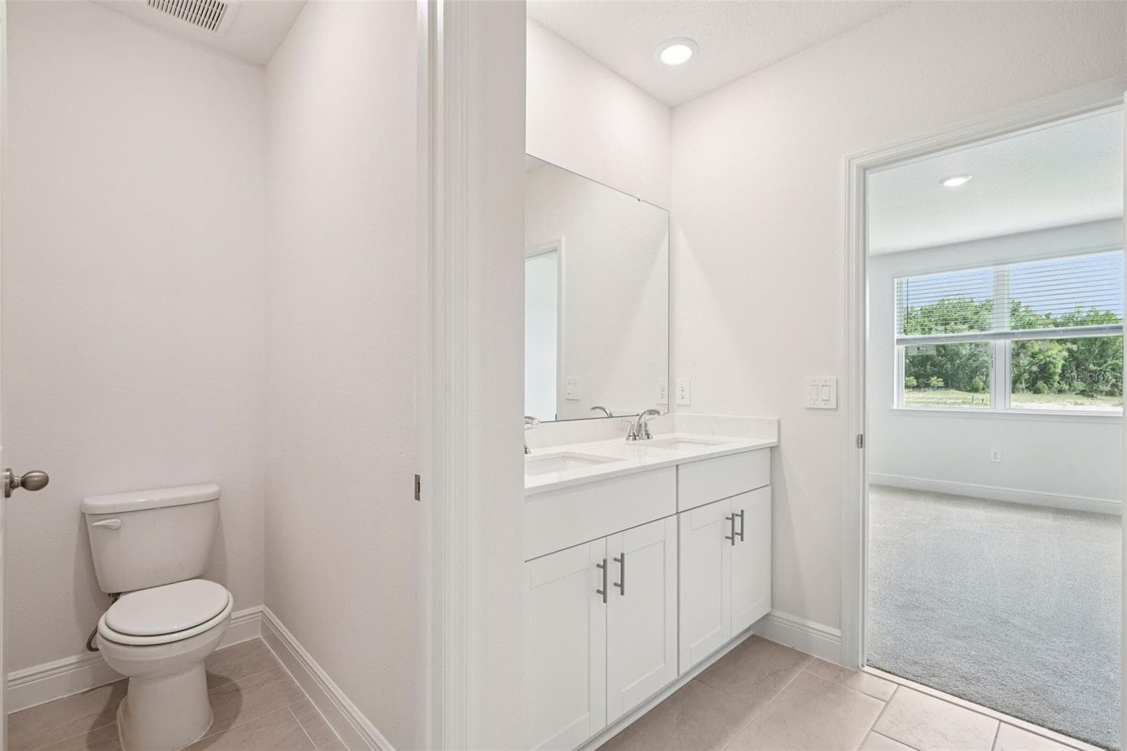 Single Family Residence at 811 SUNSHOWER DR, LADY LAKE, photo 28 of 33