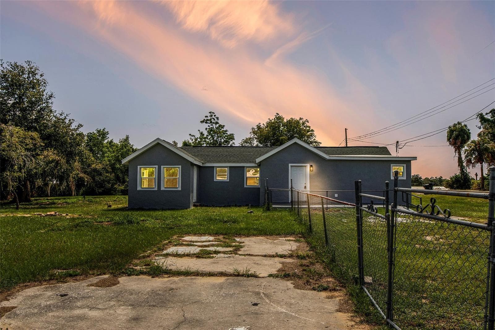 205 E CORNELL ST