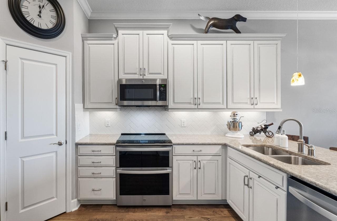 Townhouse at 6057 MOORINGS DR S, ST PETERSBURG, photo 10 of 60