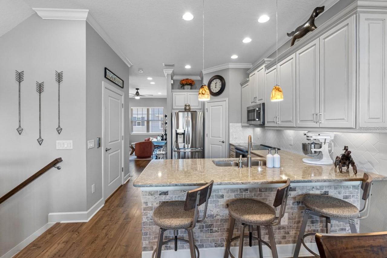 Townhouse at 6057 MOORINGS DR S, ST PETERSBURG, photo 12 of 60
