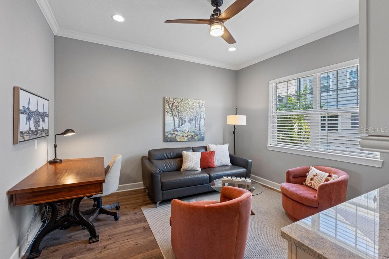 Bonus Room with Office - 6057 MOORINGS DR S, ST PETERSBURG