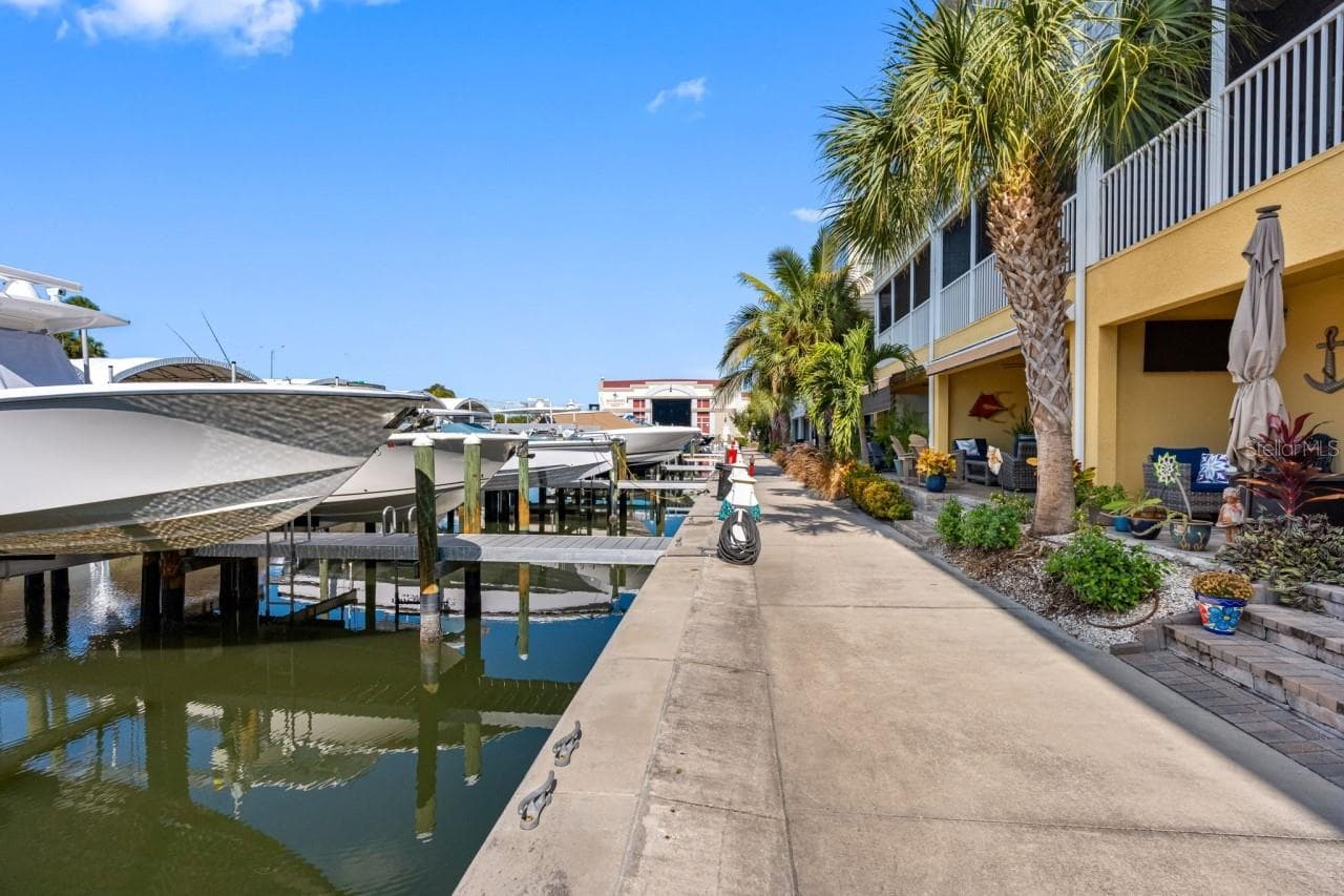 Townhouse at 6057 MOORINGS DR S, ST PETERSBURG, photo 42 of 60