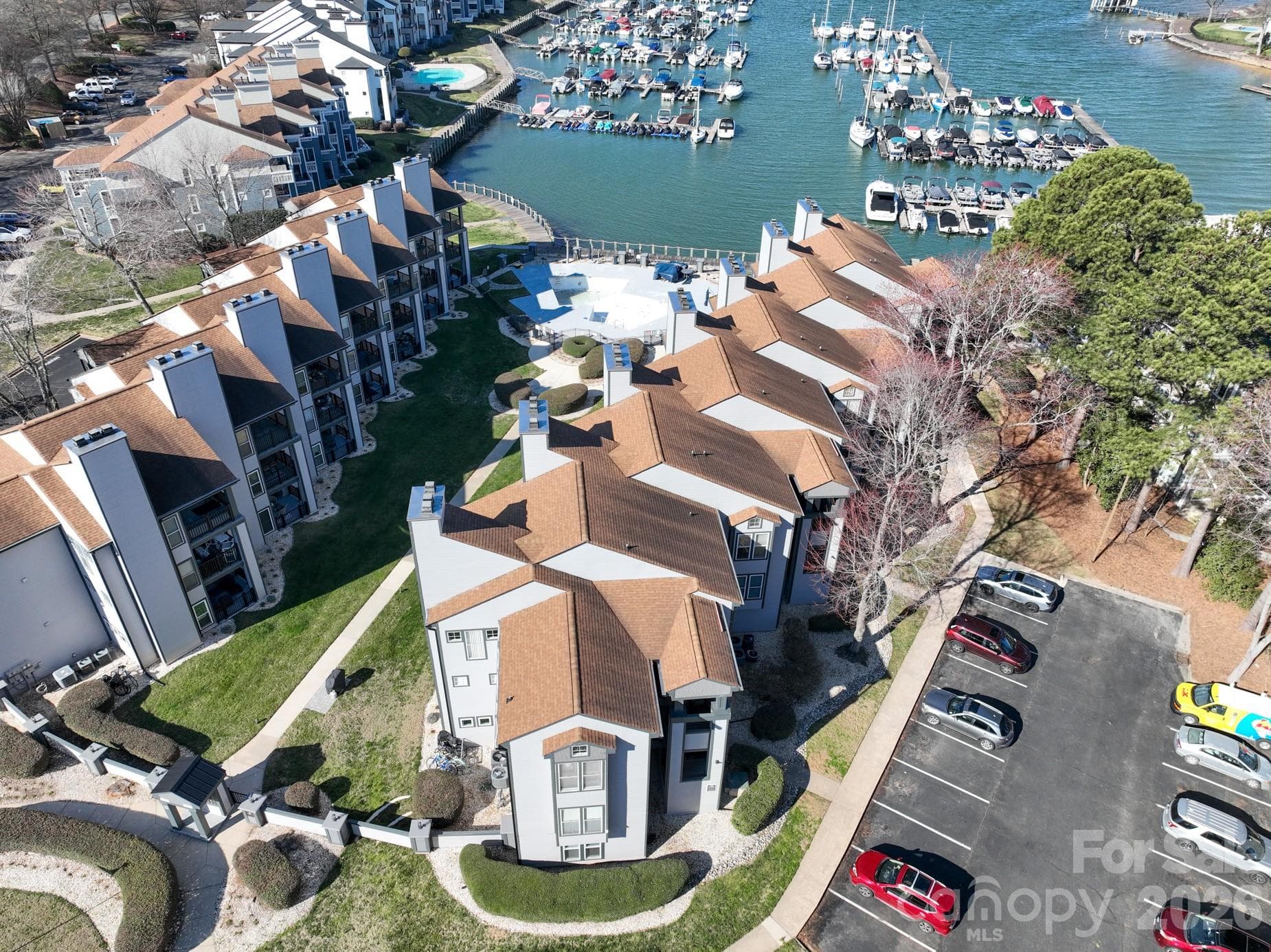 Condominium at 18851 Vineyard Point Lane, Cornelius, photo 19 of 44