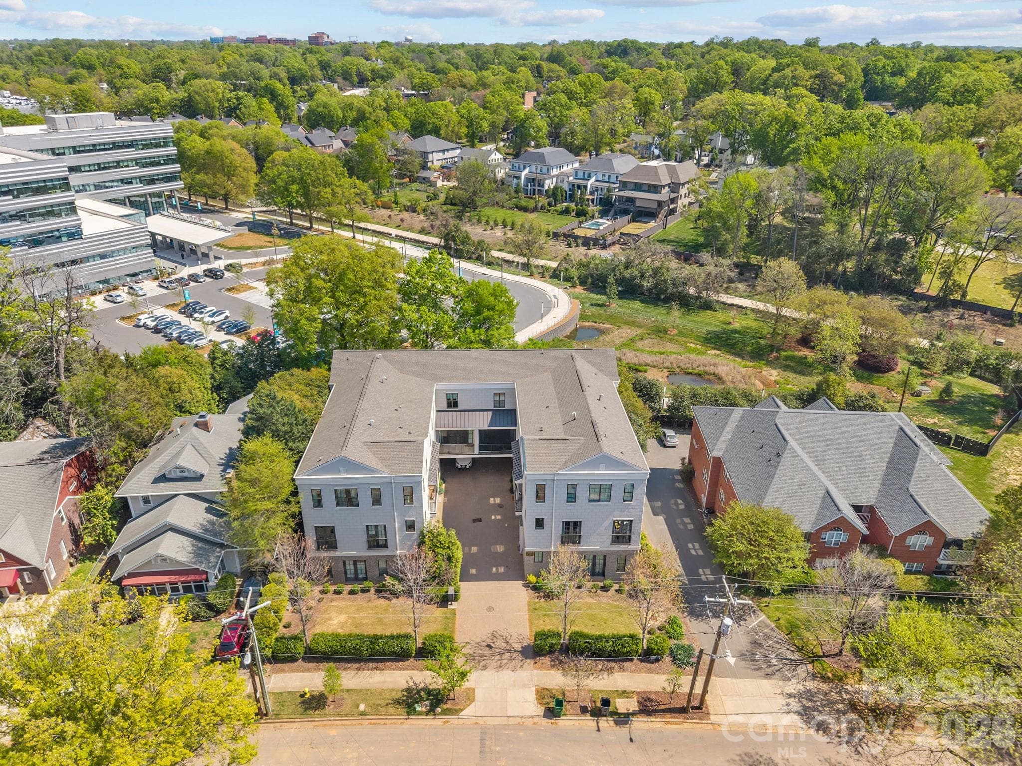 Condominium at 1708 Lombardy Circle, Charlotte, photo 4 of 26