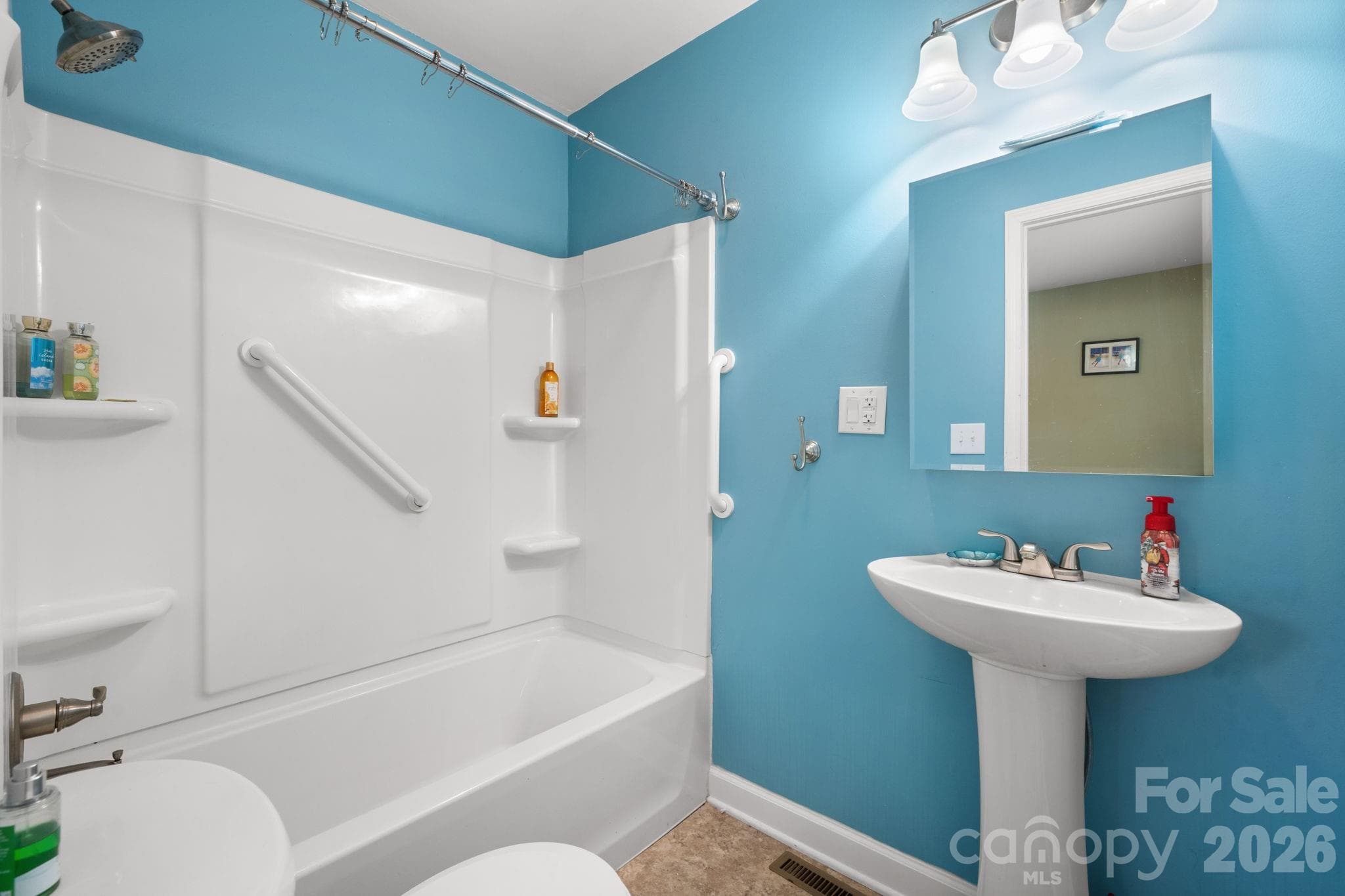 Primary Bath - 118 Whitley Road, Morganton