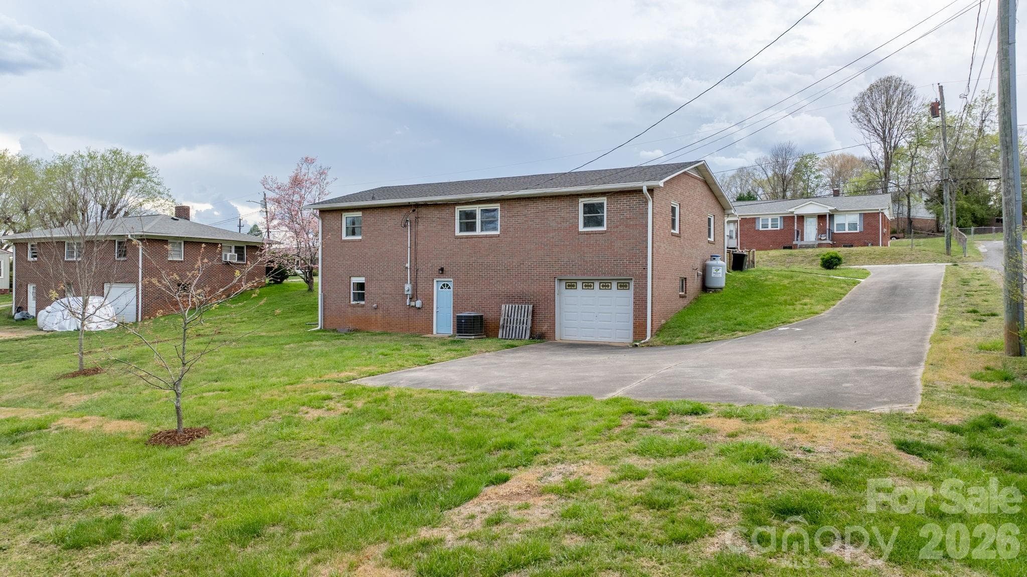 Garage w/ additional exterior entrance - 118 Whitley Road, Morganton