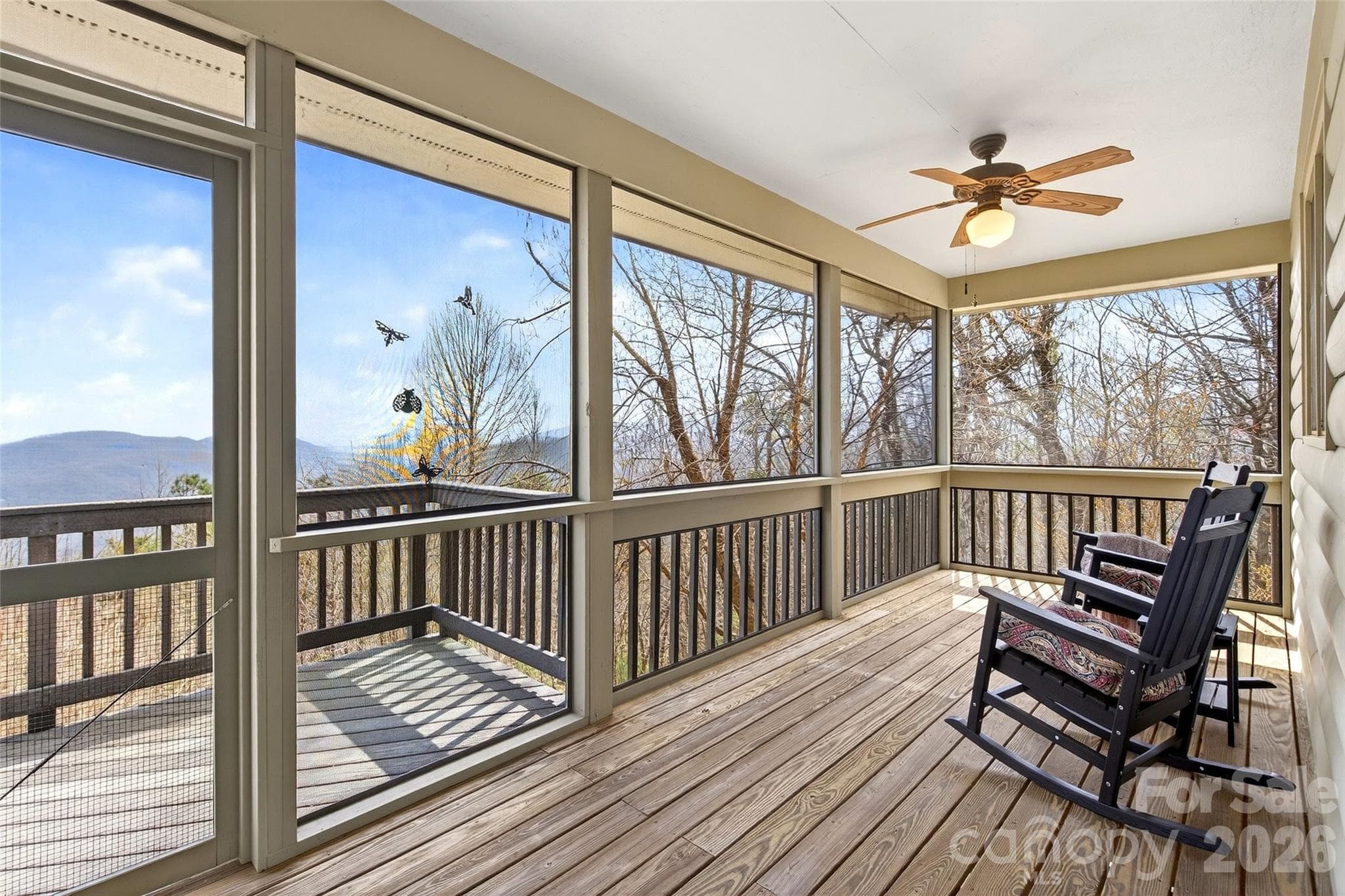 Large, spacious screened-in porches for year-round enjoyment. - Old Fort