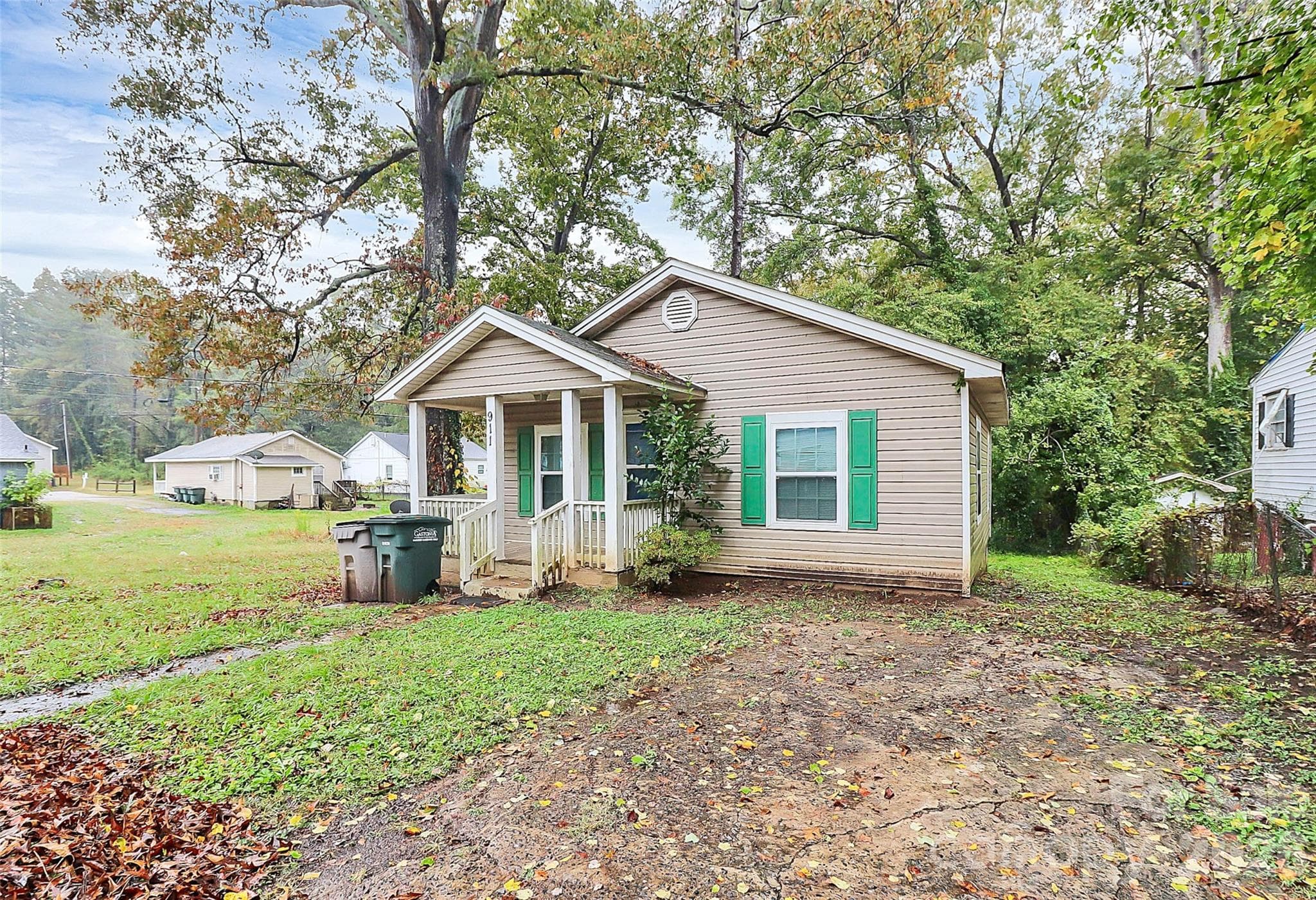 Single Family Residence at Gastonia, photo 2 of 4