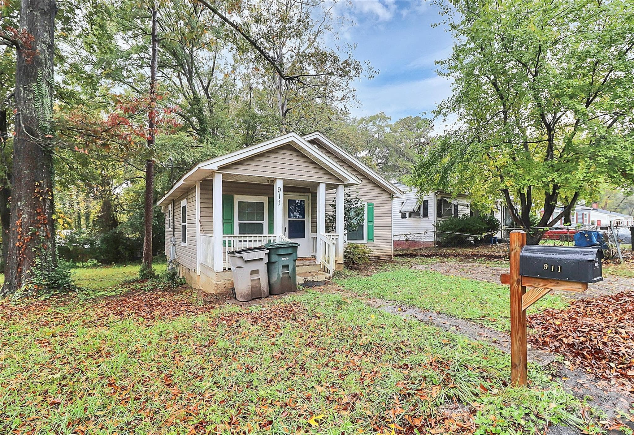 Single Family Residence at Gastonia, photo 3 of 4