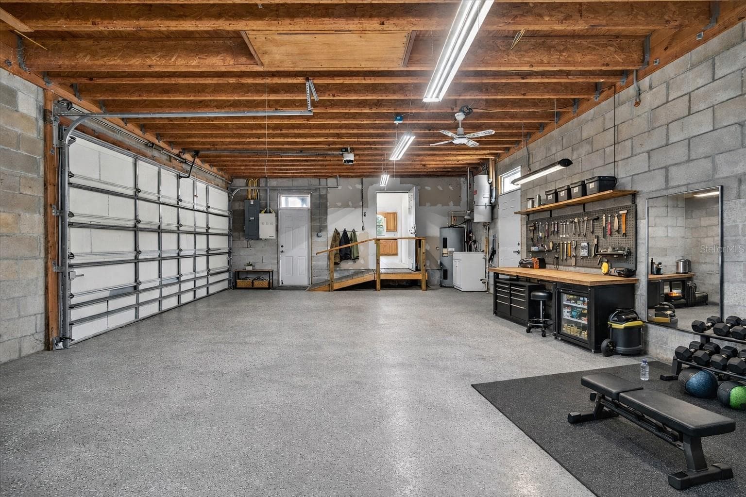 Garage virtual staging - 38327 HAMRICH DR, DADE CITY
