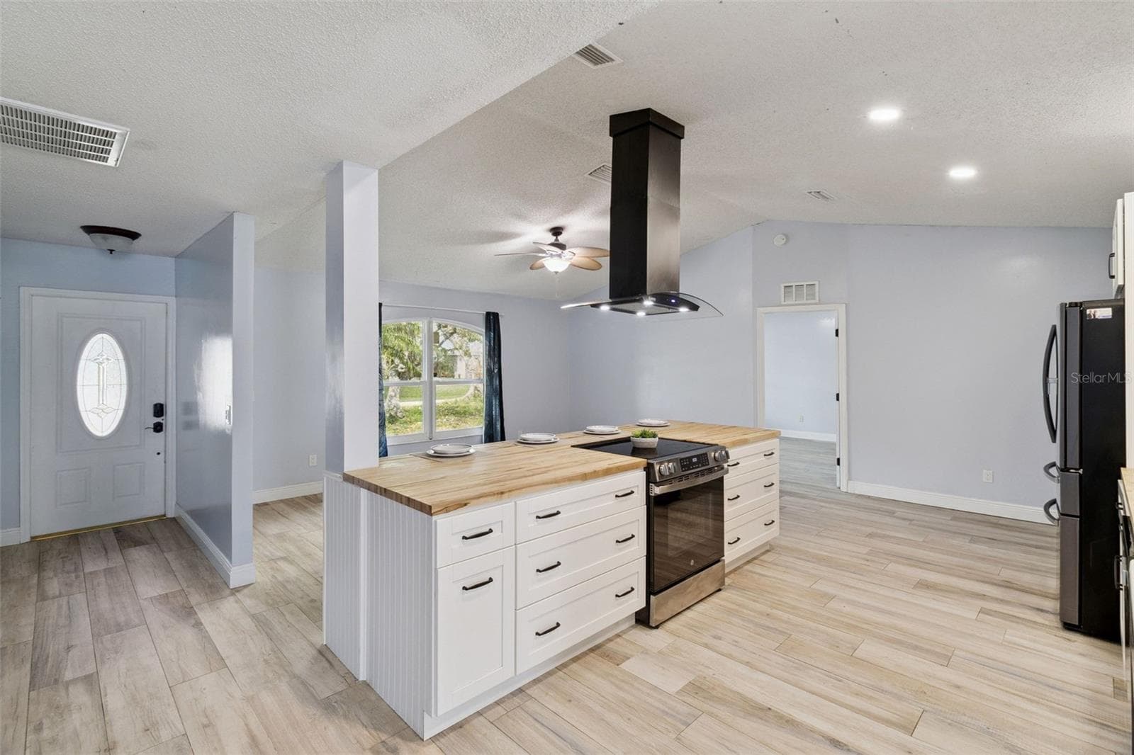Kitchen towards Living Room - 3349 SW FRANKFORD ST, PORT ST LUCIE
