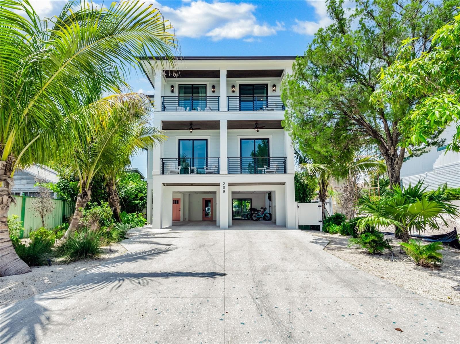Single Family Residence at 209 GARFIELD DR, SARASOTA, photo 9 of 62
