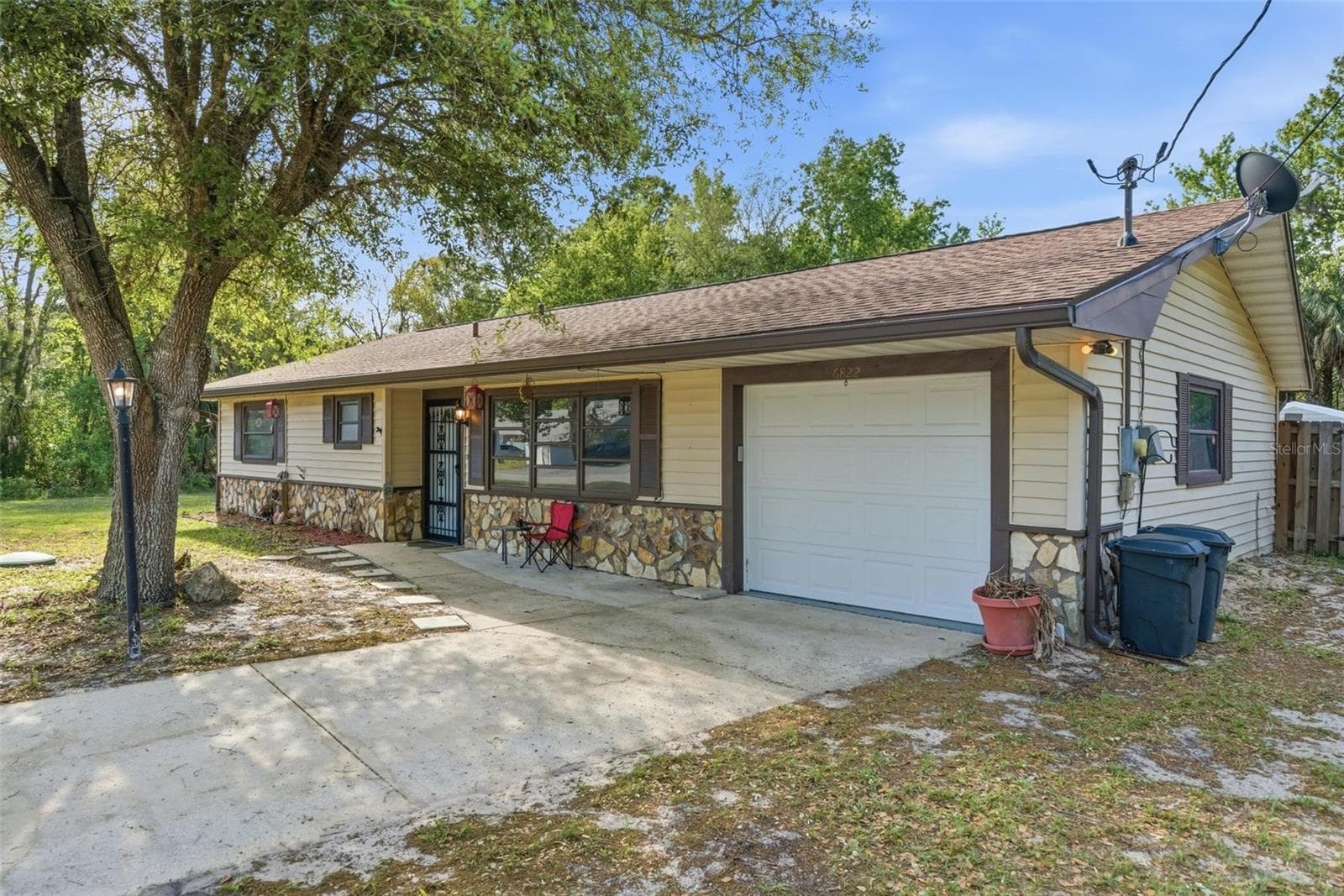 Single Family Residence at 6822 W DORIS MARETTA LN, HOMOSASSA, photo 7 of 59