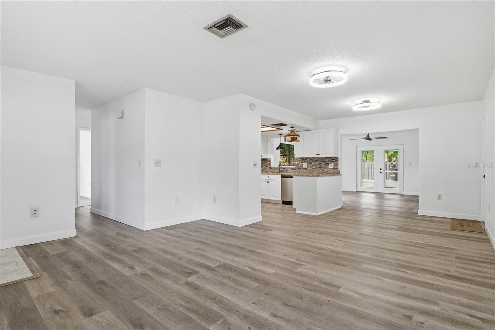 Single Family Residence at 6822 W DORIS MARETTA LN, HOMOSASSA, photo 12 of 59