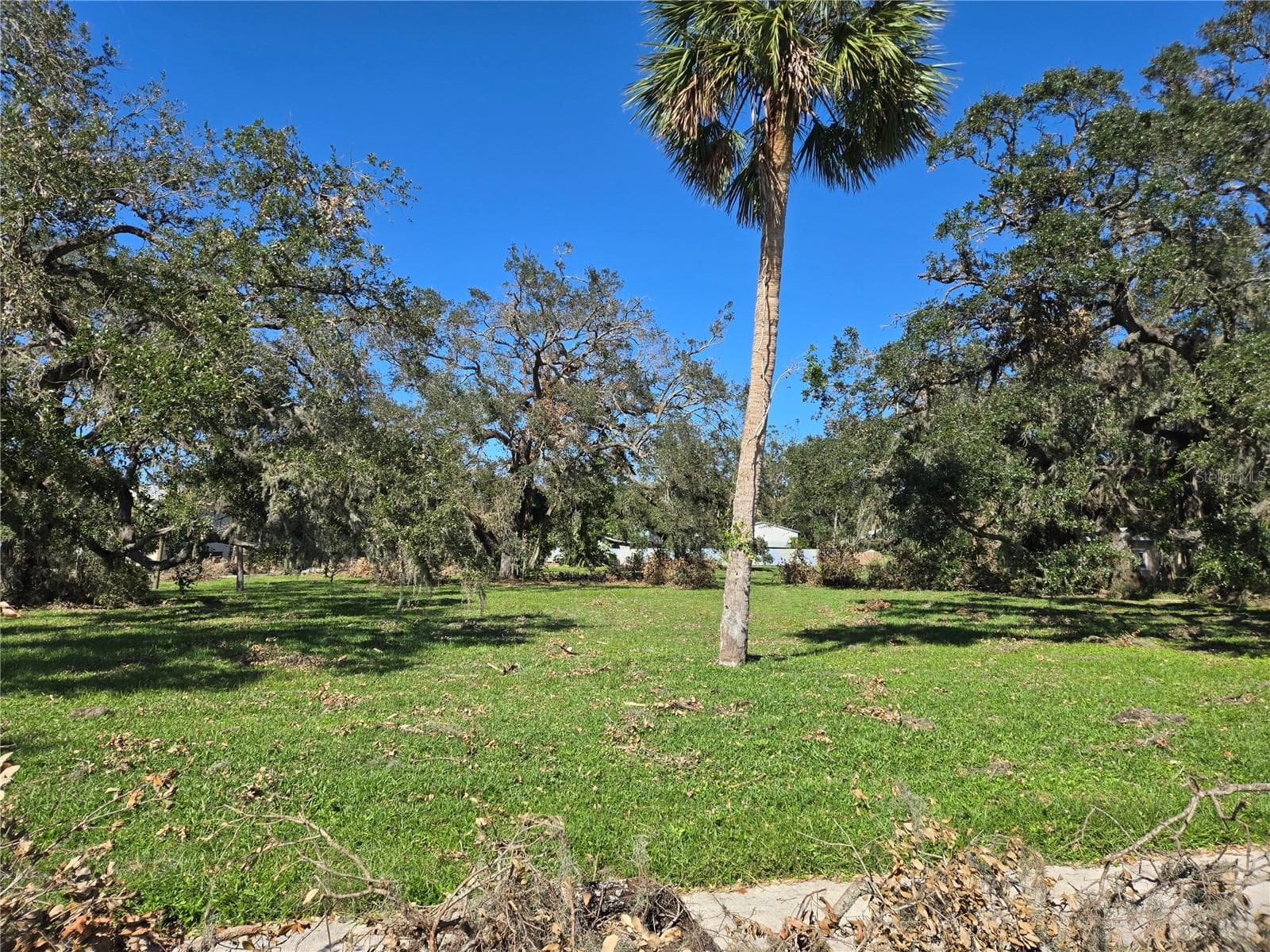 1800 N TAMIAMI TRL