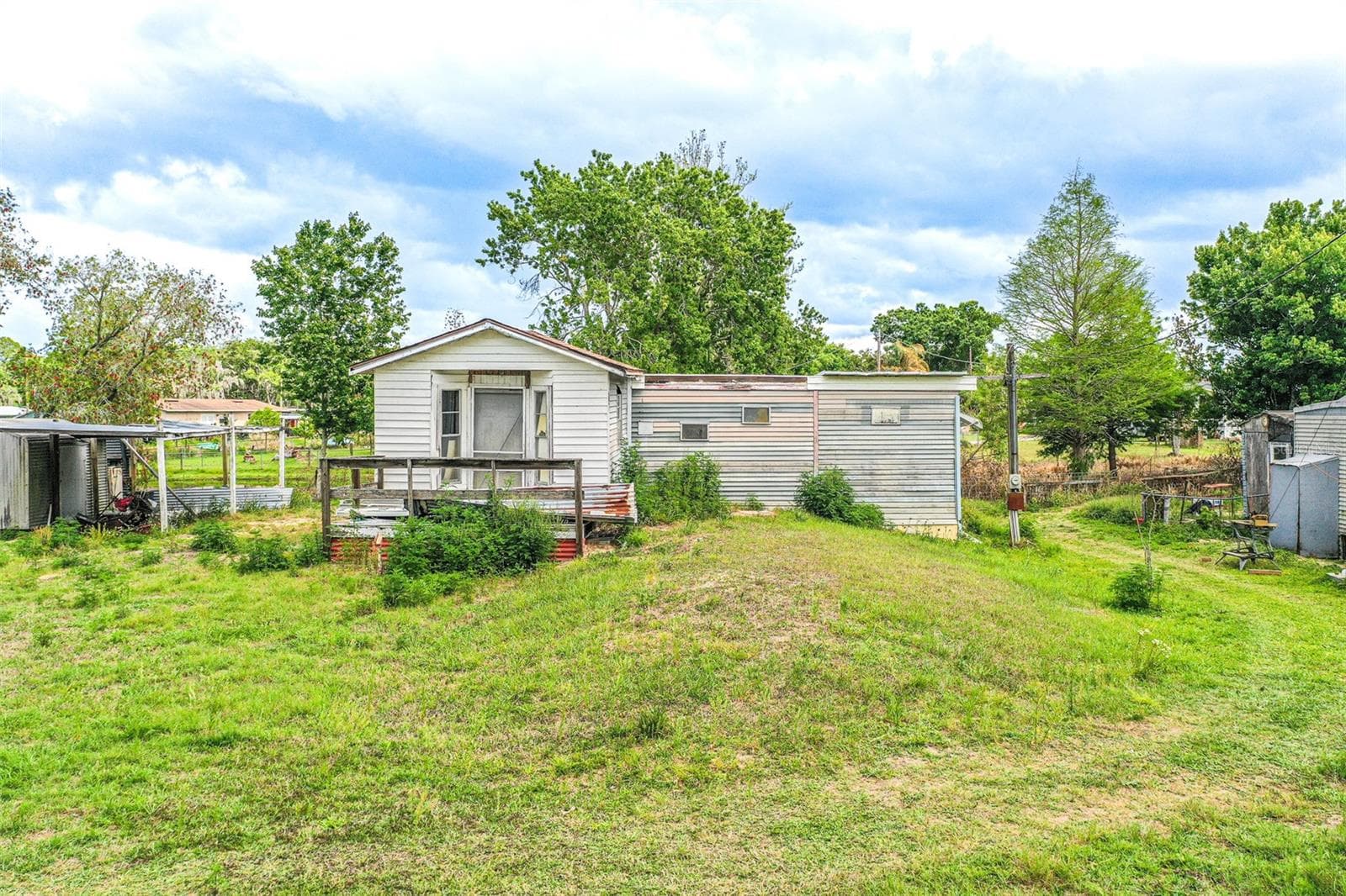 3386 MAPLE LN
