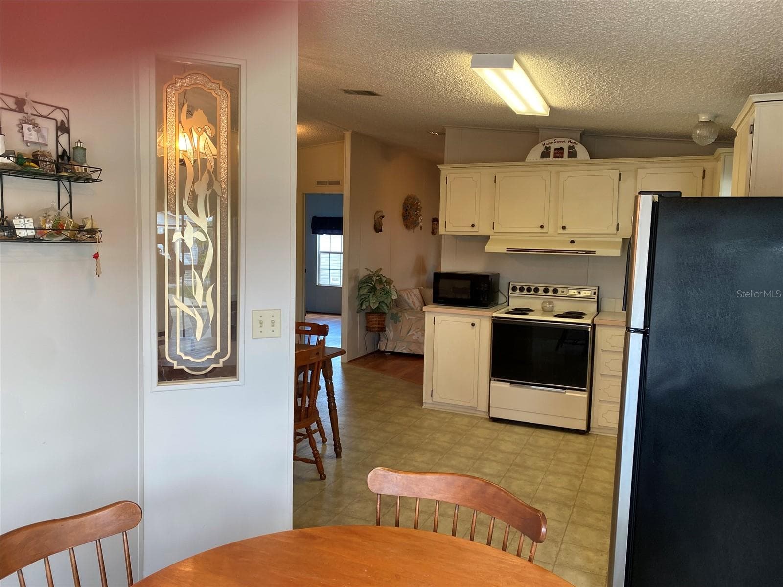Manufactured Home at 701 RIVERVIEW CIR, NORTH PORT, photo 3 of 20