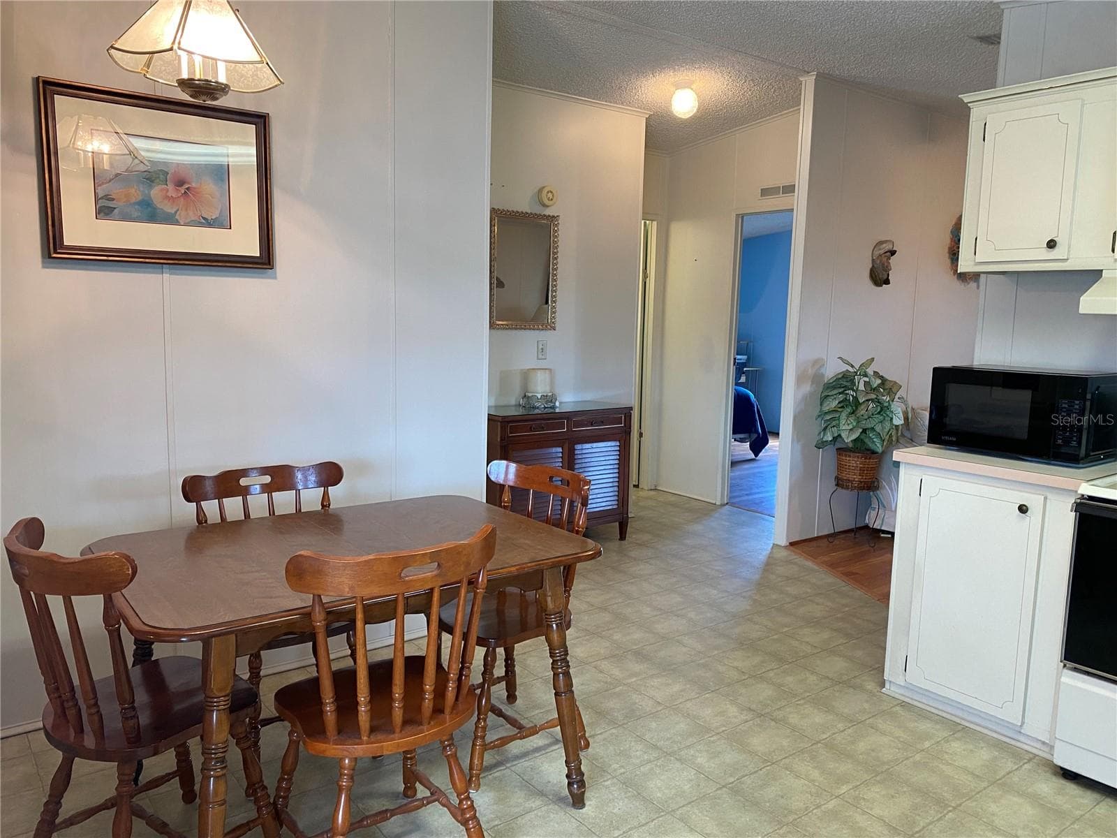 Manufactured Home at 701 RIVERVIEW CIR, NORTH PORT, photo 5 of 20