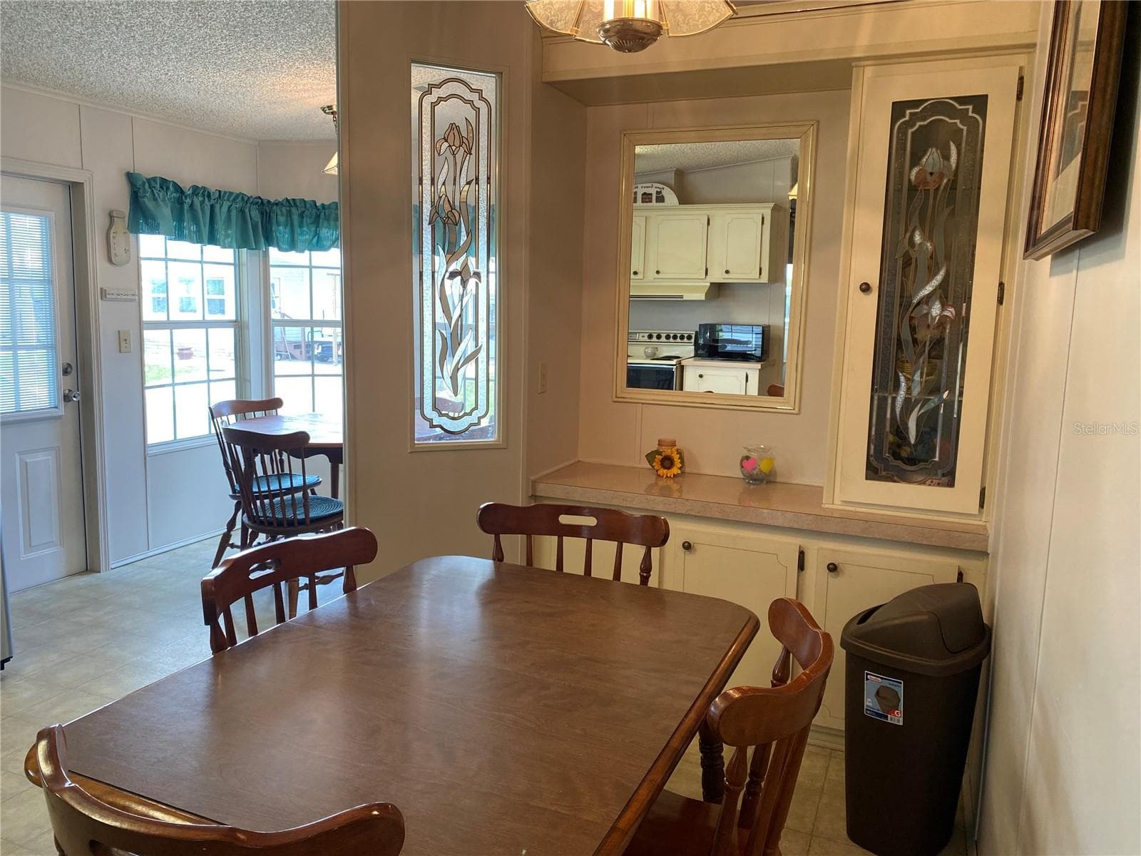 Manufactured Home at 701 RIVERVIEW CIR, NORTH PORT, photo 6 of 20